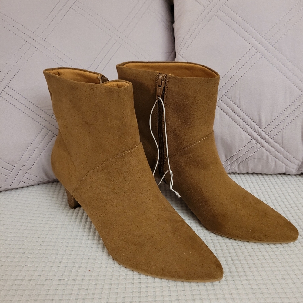 Universal Thread Booties Size 8 - image 1